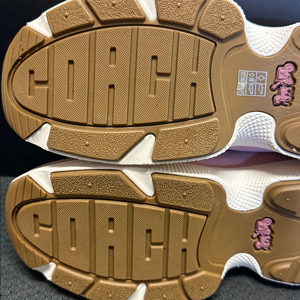 Coach ladies size 7.5 sneakers new in box
Sig tech runner pink/Lt. khaki - Picture 7 of 11